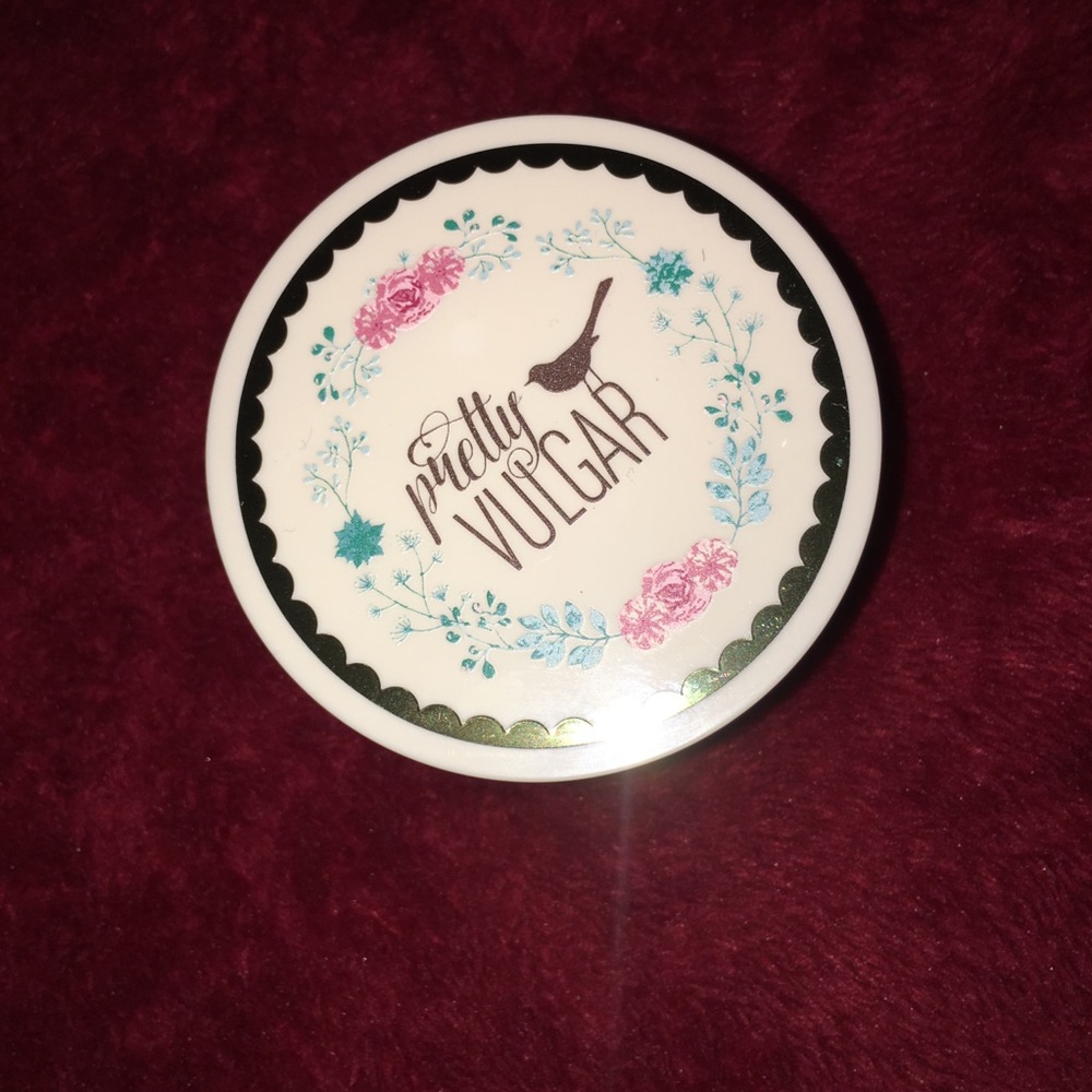 PRETTY VULGAR – THE POWDER ROOM